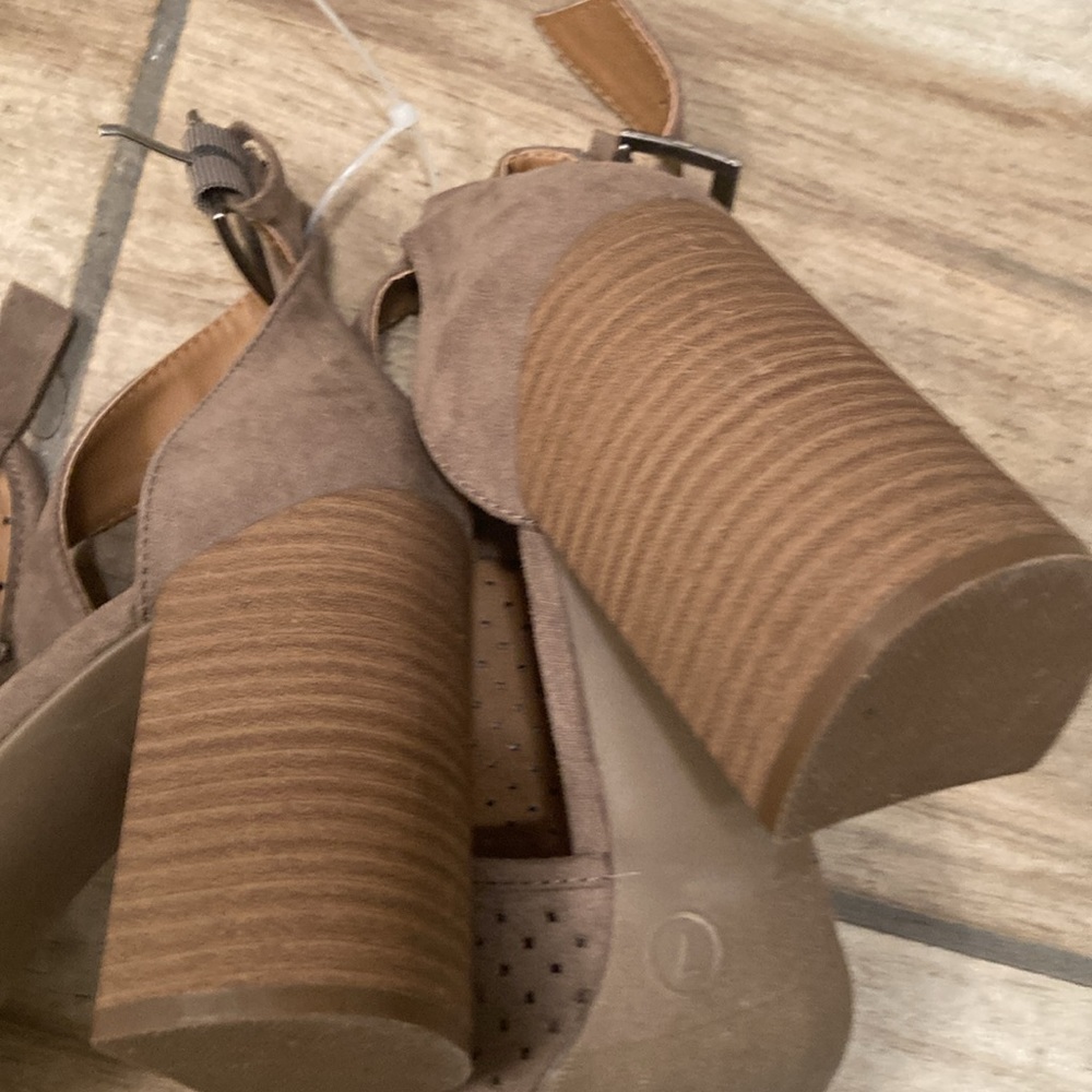 Universal Thread Taupe Peep Toe Perforated Ankle Booties - Picture 8 of 9